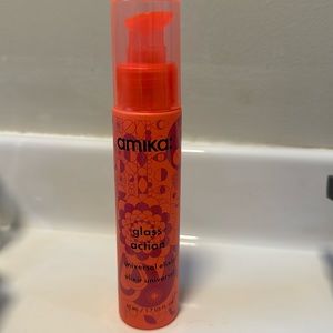 Amika: Glass Action Universal Elixir